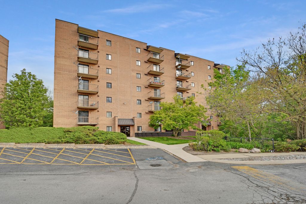 5960 Lake Bluff Drive 302, Tinley Park, IL 60477