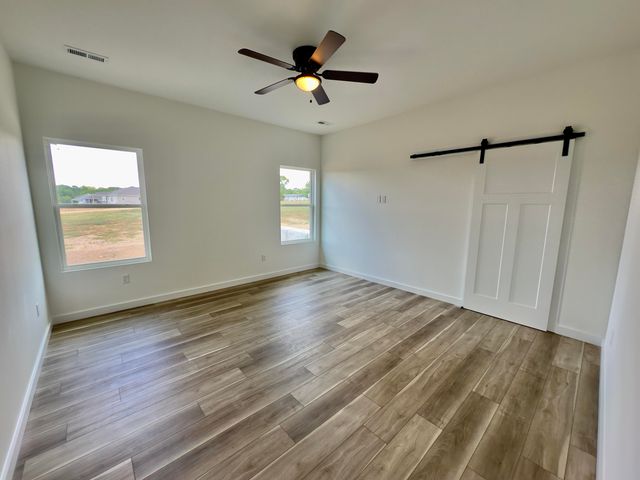 35 Wolves Lane, Reeds Spring, MO 65737