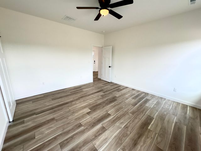 35 Wolves Lane, Reeds Spring, MO 65737