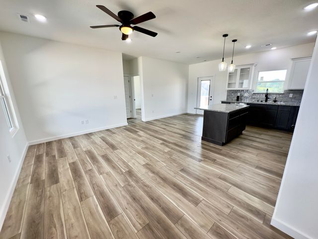 35 Wolves Lane, Reeds Spring, MO 65737