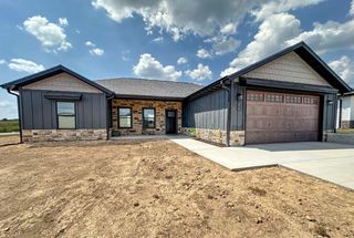 35 Wolves Lane, Reeds Spring, MO 65737