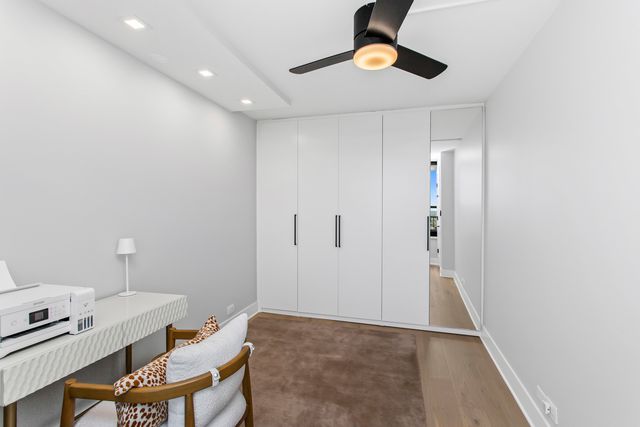 1560 N Sandburg Terrace 4011J, Chicago, IL 60610