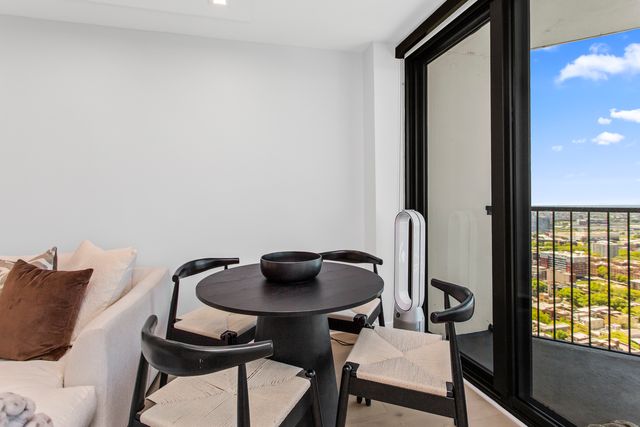 1560 N Sandburg Terrace 4011J, Chicago, IL 60610