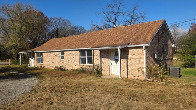 203 South Street, Flippin, AR 72634