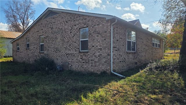 203 South Street, Flippin, AR 72634