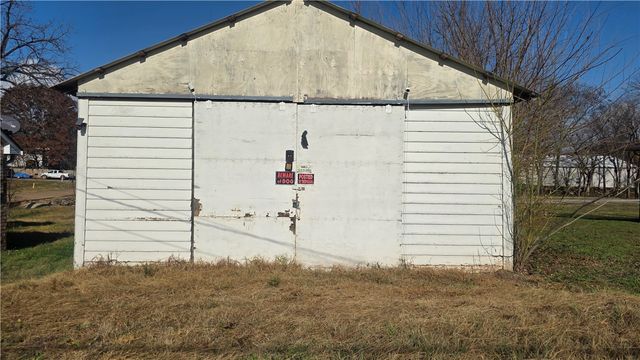 203 South Street, Flippin, AR 72634