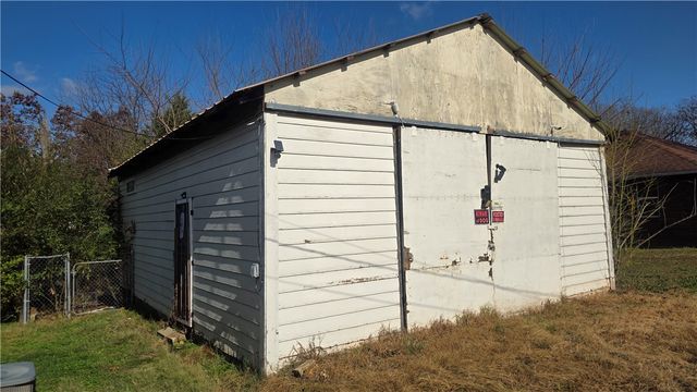 203 South Street, Flippin, AR 72634