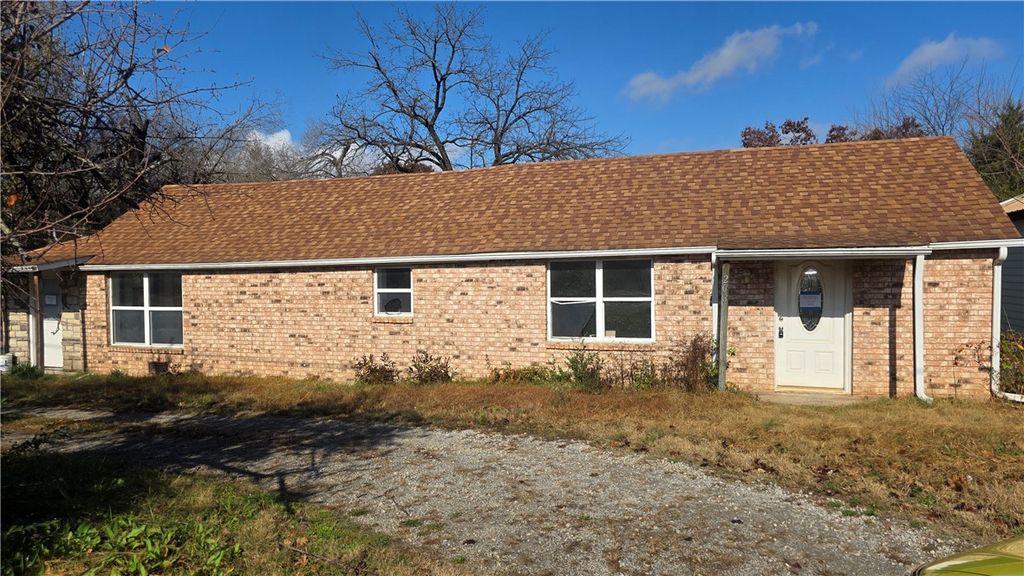 203 South Street, Flippin, AR 72634