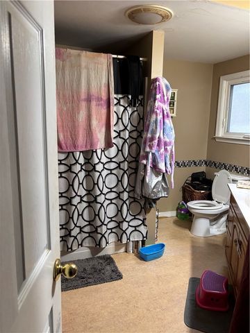 15 Layton St, Lyons, NY 14489