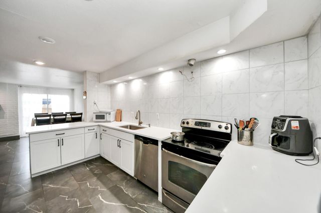 4725 Indian Trail 3, Baytown, TX 77521