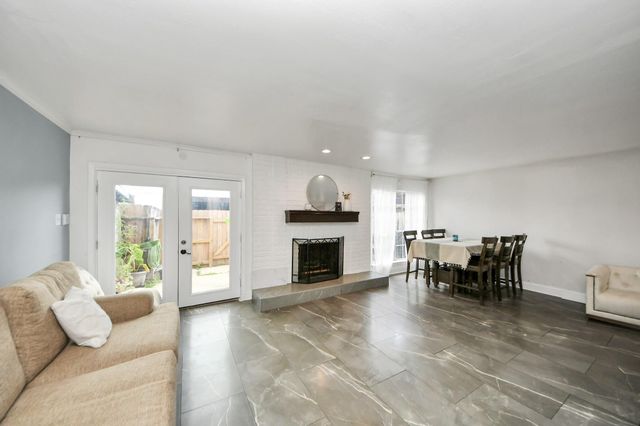 4725 Indian Trail 3, Baytown, TX 77521