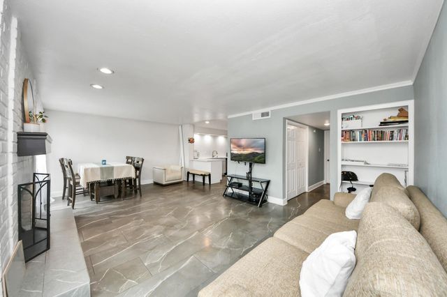 4725 Indian Trail 3, Baytown, TX 77521