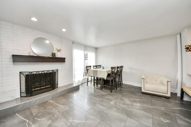 4725 Indian Trail 3, Baytown, TX 77521