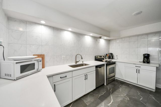 4725 Indian Trail 3, Baytown, TX 77521