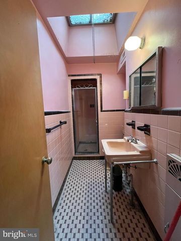 6615 N LAWRENCE ST, Philadelphia, PA 19126