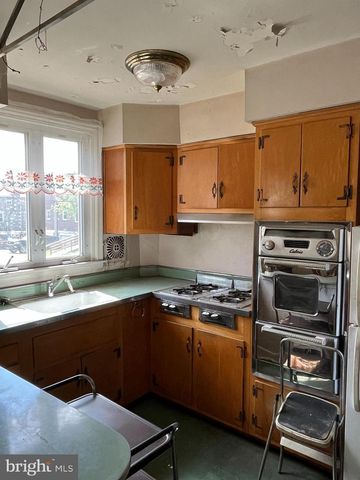6615 N LAWRENCE ST, Philadelphia, PA 19126