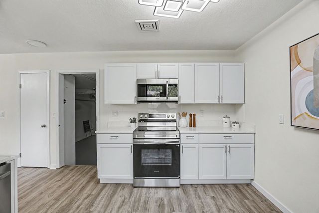 6903 Colby Avenue, Windsor Heights, IA 50324