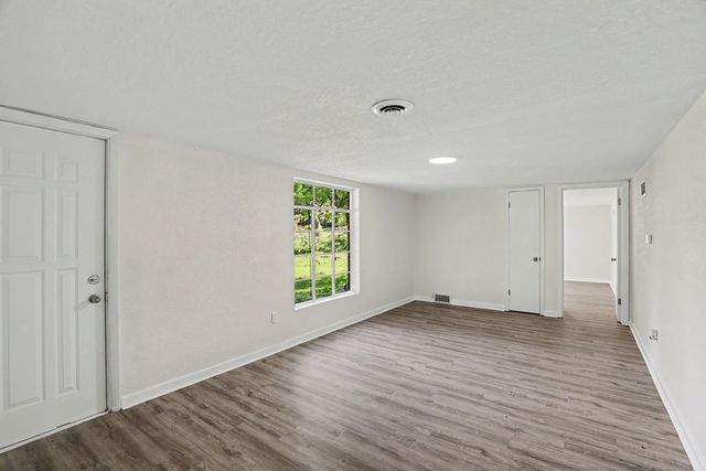 6903 Colby Avenue, Windsor Heights, IA 50324