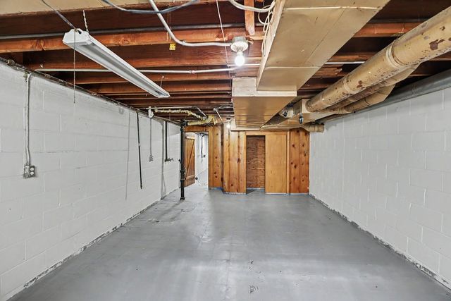 6903 Colby Avenue, Windsor Heights, IA 50324