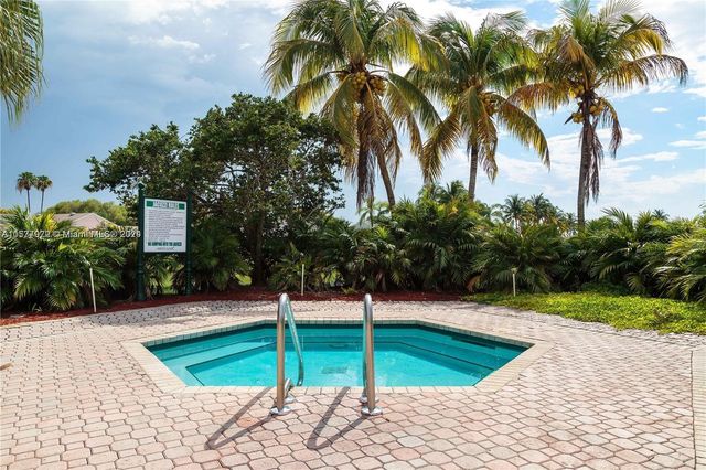 2008 SE 26th Ln 204, Homestead, FL 33035