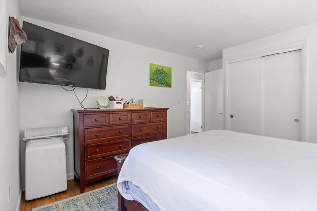 2 Hemlock Circle, Dover, NH 03820