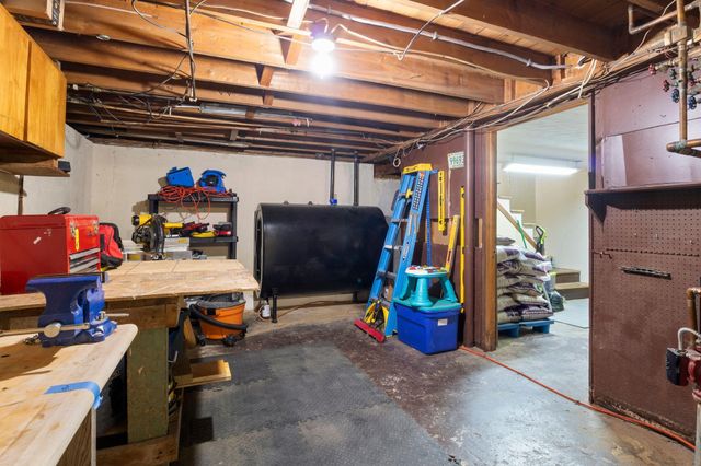 2 Hemlock Circle, Dover, NH 03820