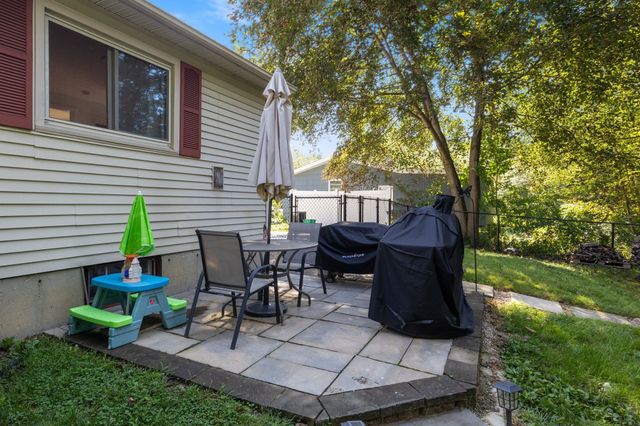 2 Hemlock Circle, Dover, NH 03820