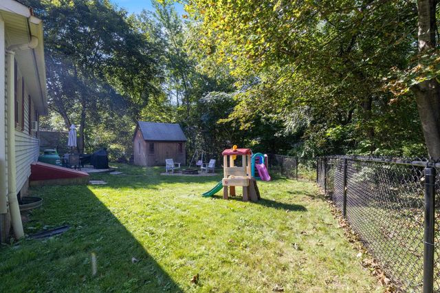 2 Hemlock Circle, Dover, NH 03820