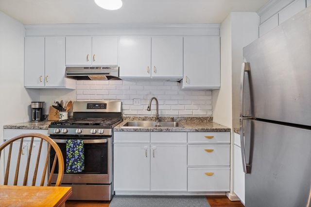 2 Hemlock Circle, Dover, NH 03820
