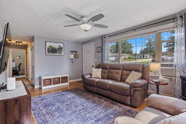 2 Hemlock Circle, Dover, NH 03820