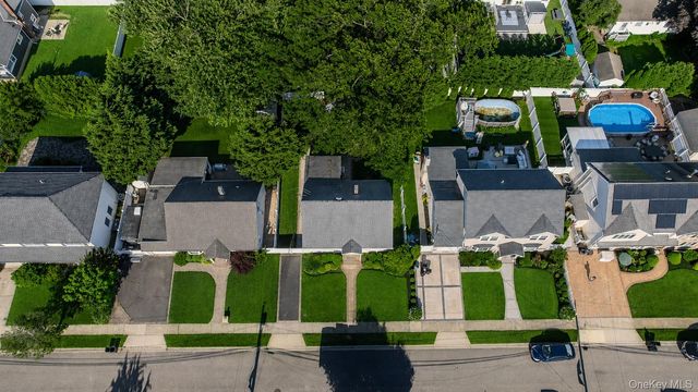 2355 Penatiquit Avenue, Seaford, NY 11783