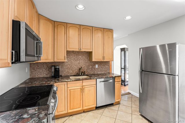2355 Penatiquit Avenue, Seaford, NY 11783