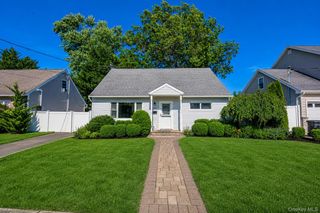 2355 Penatiquit Avenue, Seaford, NY 11783