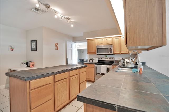 5307 JADE CIRCLE, Orlando, FL 32812