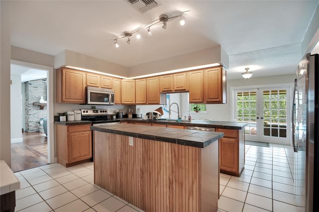 5307 JADE CIRCLE, Orlando, FL 32812