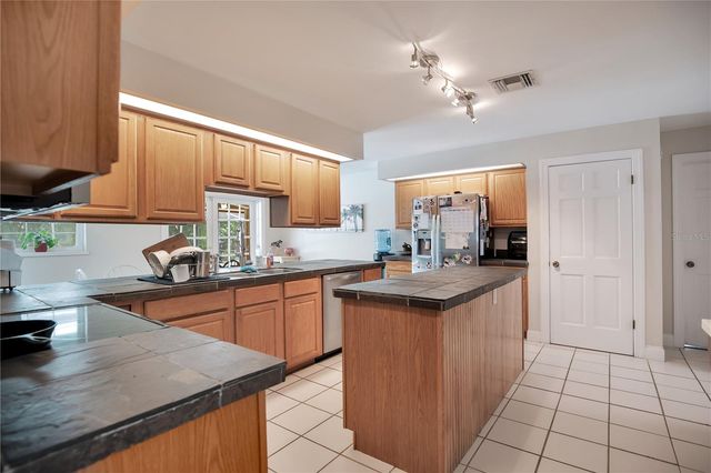 5307 JADE CIRCLE, Orlando, FL 32812