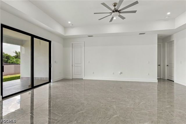 3900 25th ST SW, Lehigh Acres, FL 33976