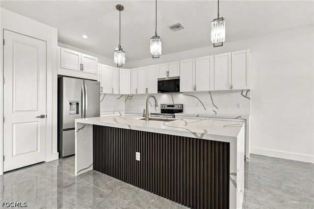 3900 25th ST SW, Lehigh Acres, FL 33976