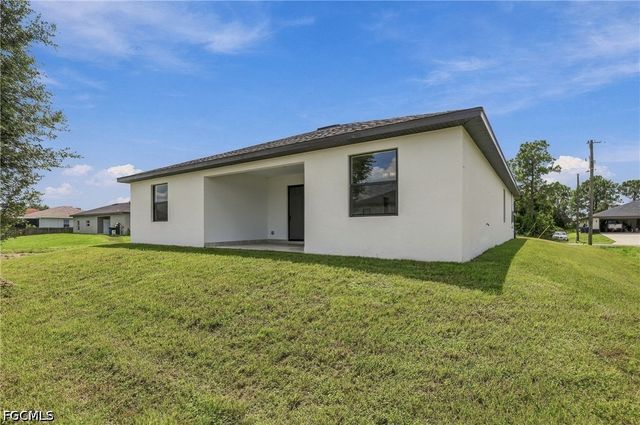 3900 25th ST SW, Lehigh Acres, FL 33976