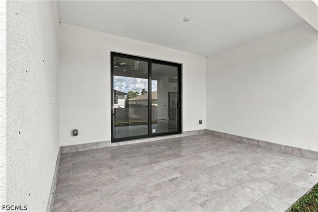 3900 25th ST SW, Lehigh Acres, FL 33976