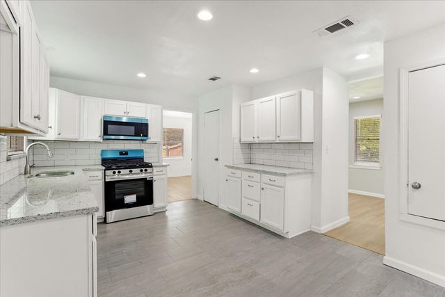 408 N Gowdy Street, Whitewright, TX 75491