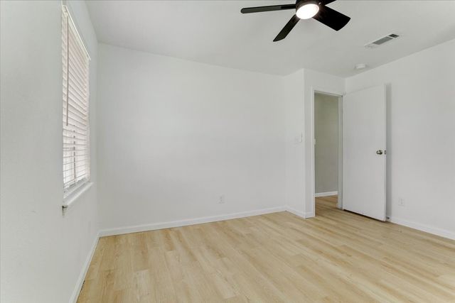 408 N Gowdy Street, Whitewright, TX 75491