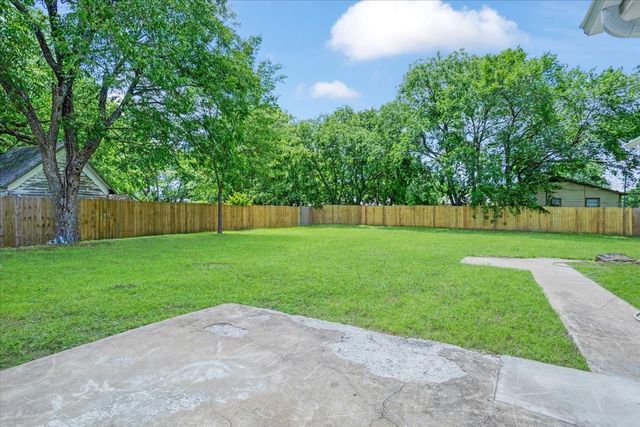 408 N Gowdy Street, Whitewright, TX 75491