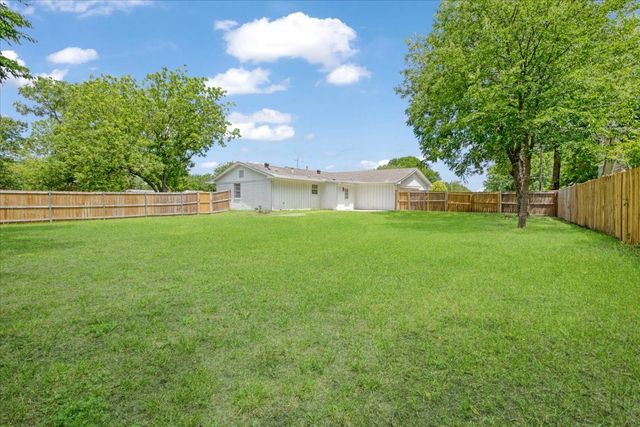 408 N Gowdy Street, Whitewright, TX 75491
