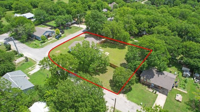 408 N Gowdy Street, Whitewright, TX 75491