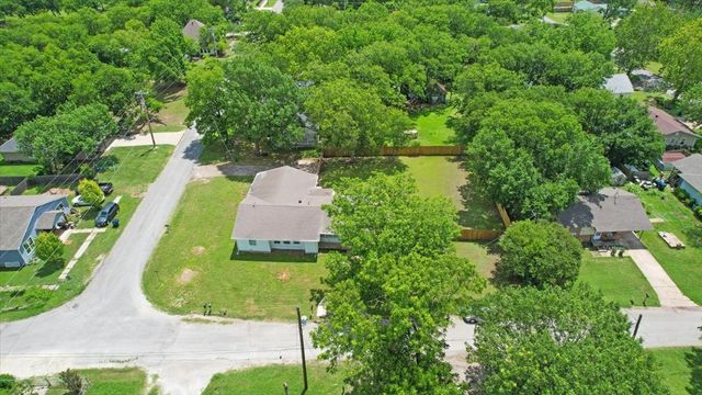 408 N Gowdy Street, Whitewright, TX 75491