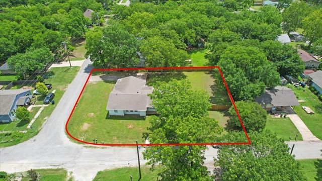 408 N Gowdy Street, Whitewright, TX 75491