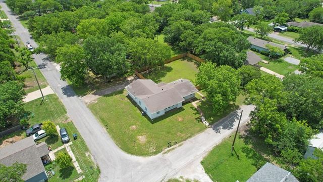 408 N Gowdy Street, Whitewright, TX 75491