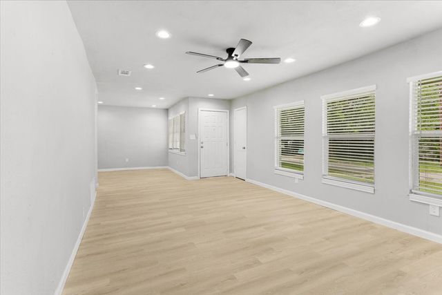 408 N Gowdy Street, Whitewright, TX 75491
