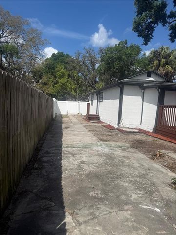 8315 N 14TH STREET, Tampa, FL 33604